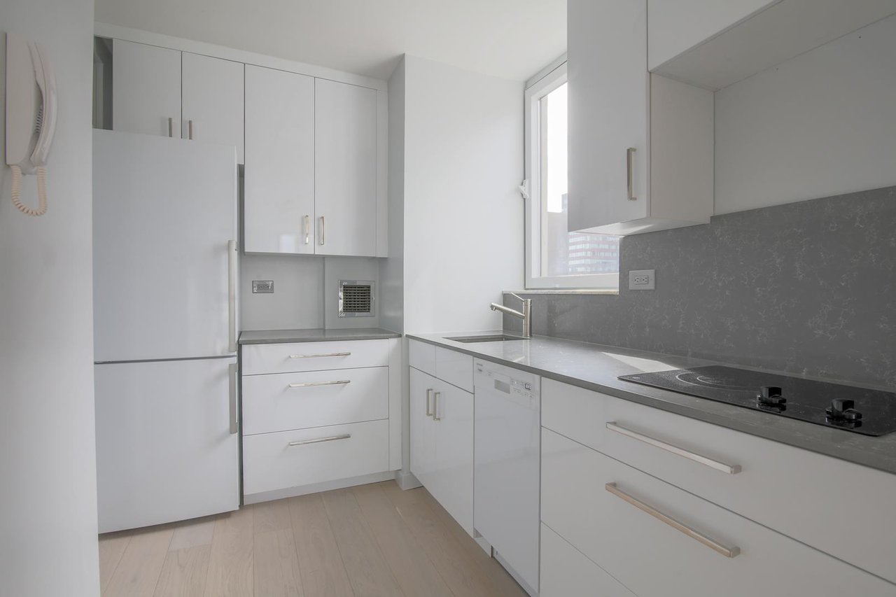 255 East 49th Street, Apt 25-F