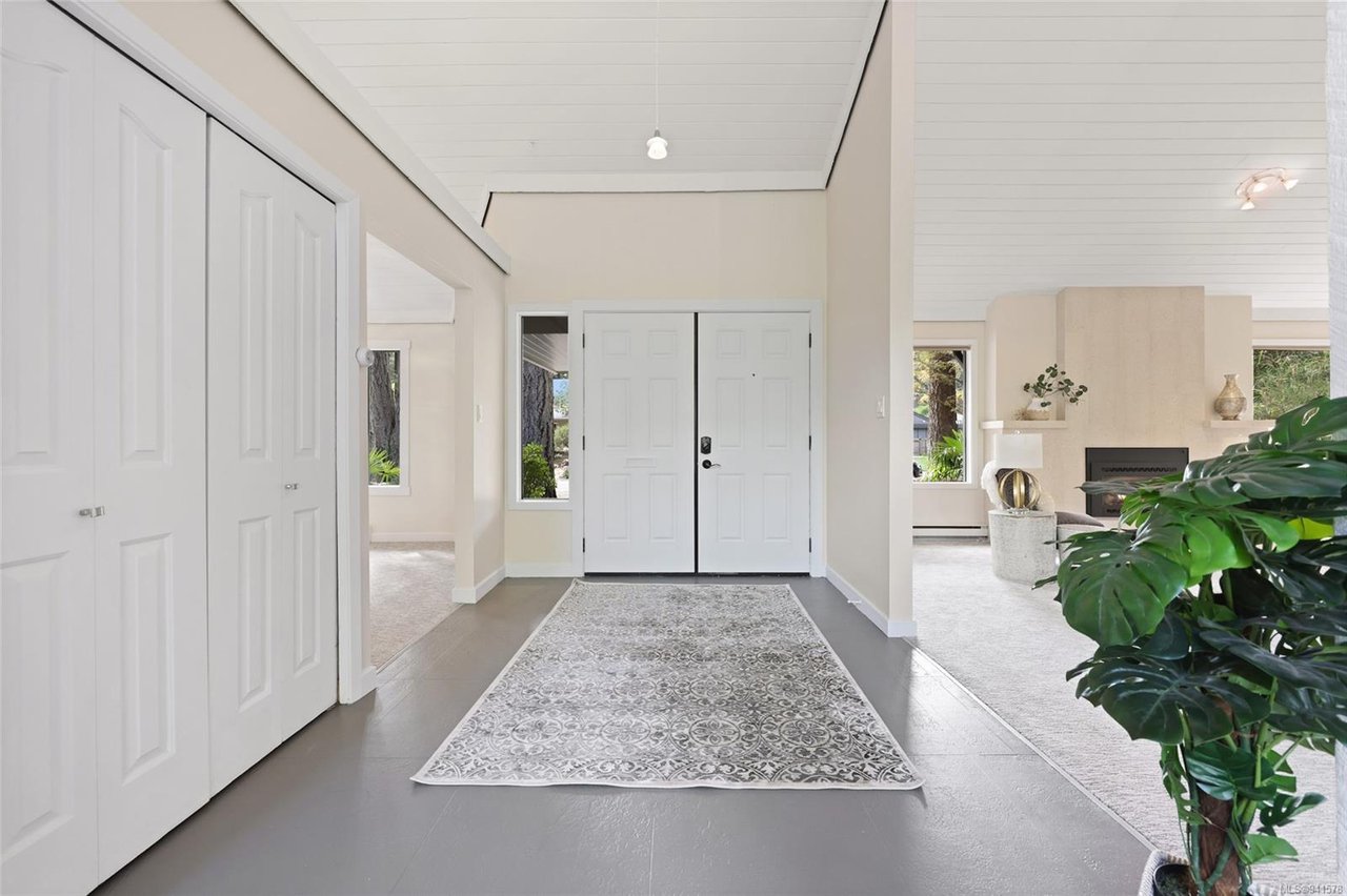 4527 Emily Carr Dr