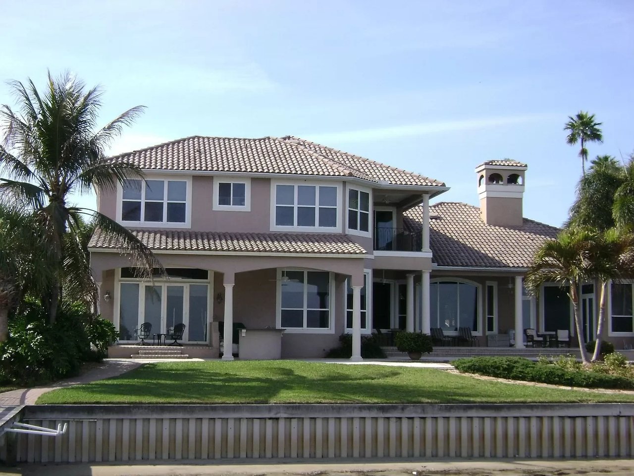3241 Bayshore Blvd NE