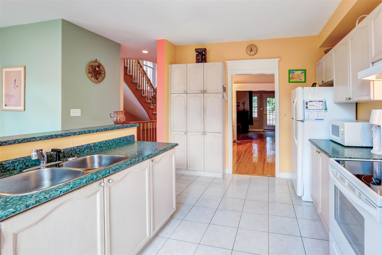 #109 - 190 Harding Blvd W