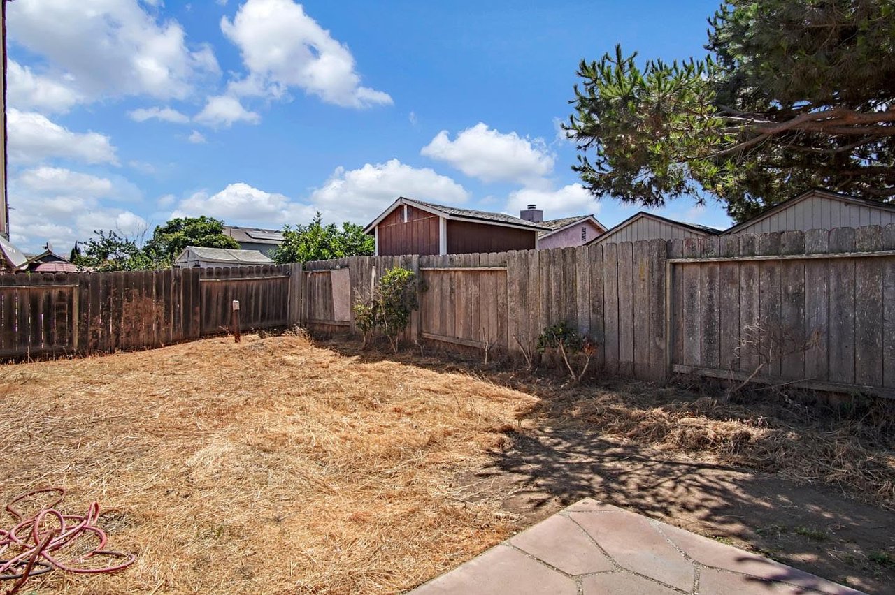 702 Colombard Cir