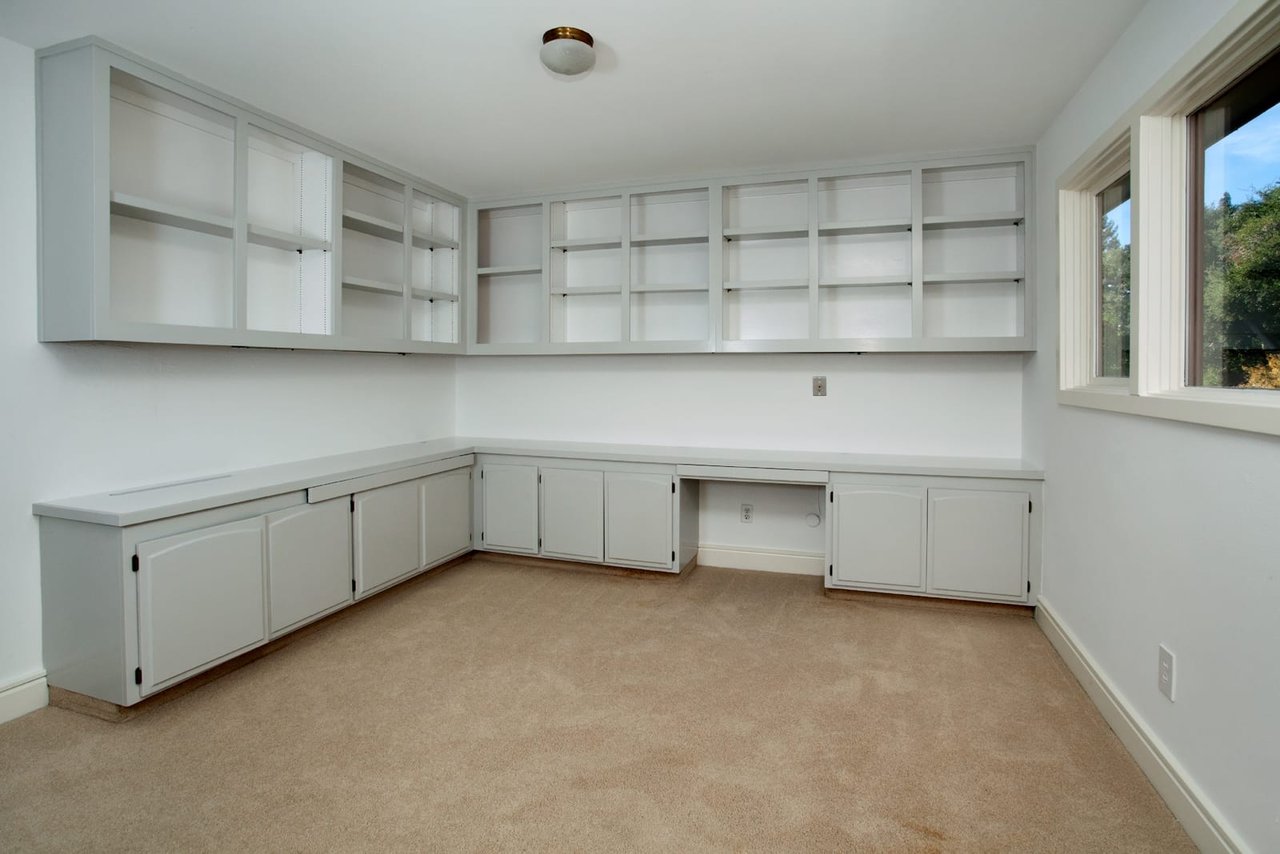 1105 McDonald Ave