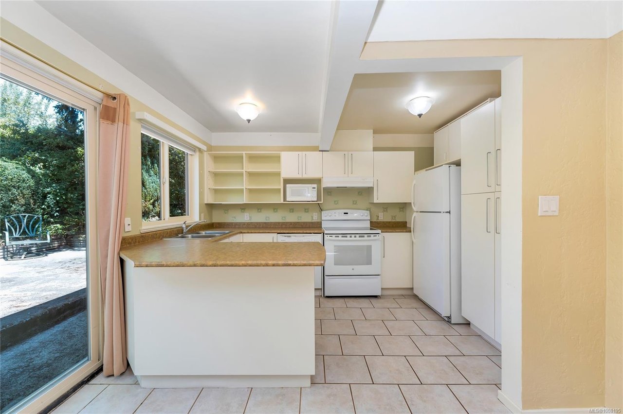 902 Forshaw Rd