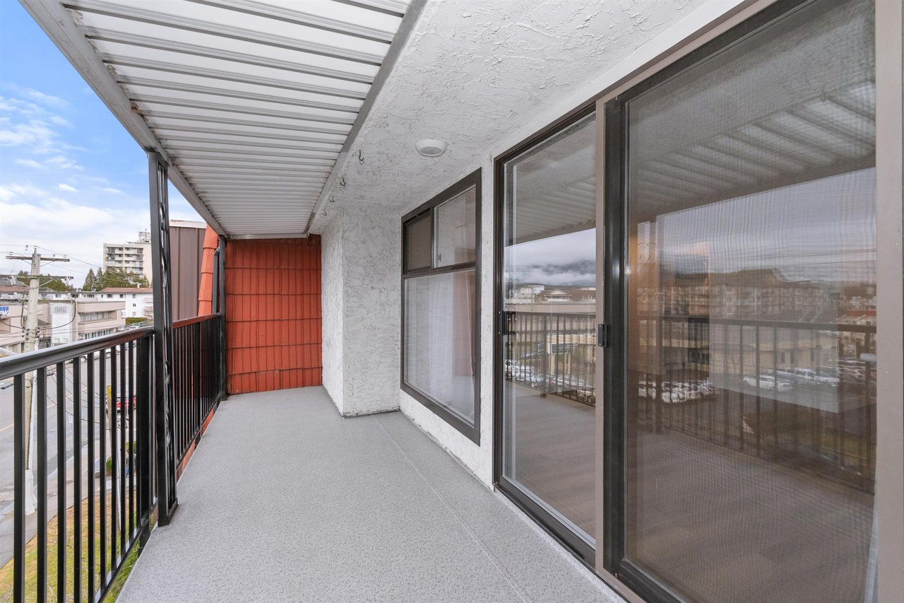 307-9080 Mary St