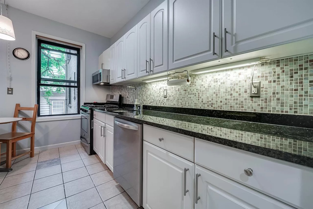 107 Kensington Ave APT 205