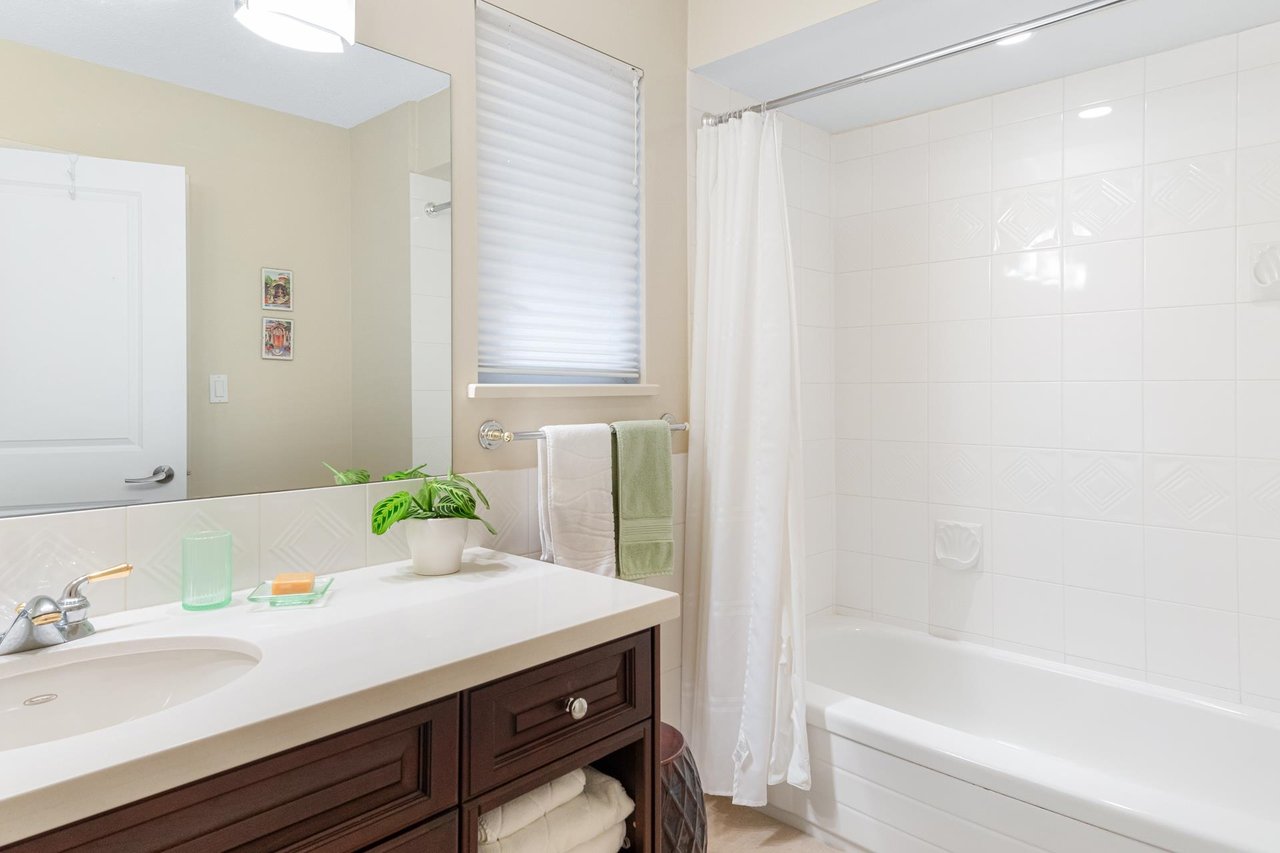 1760 Medwin Pl