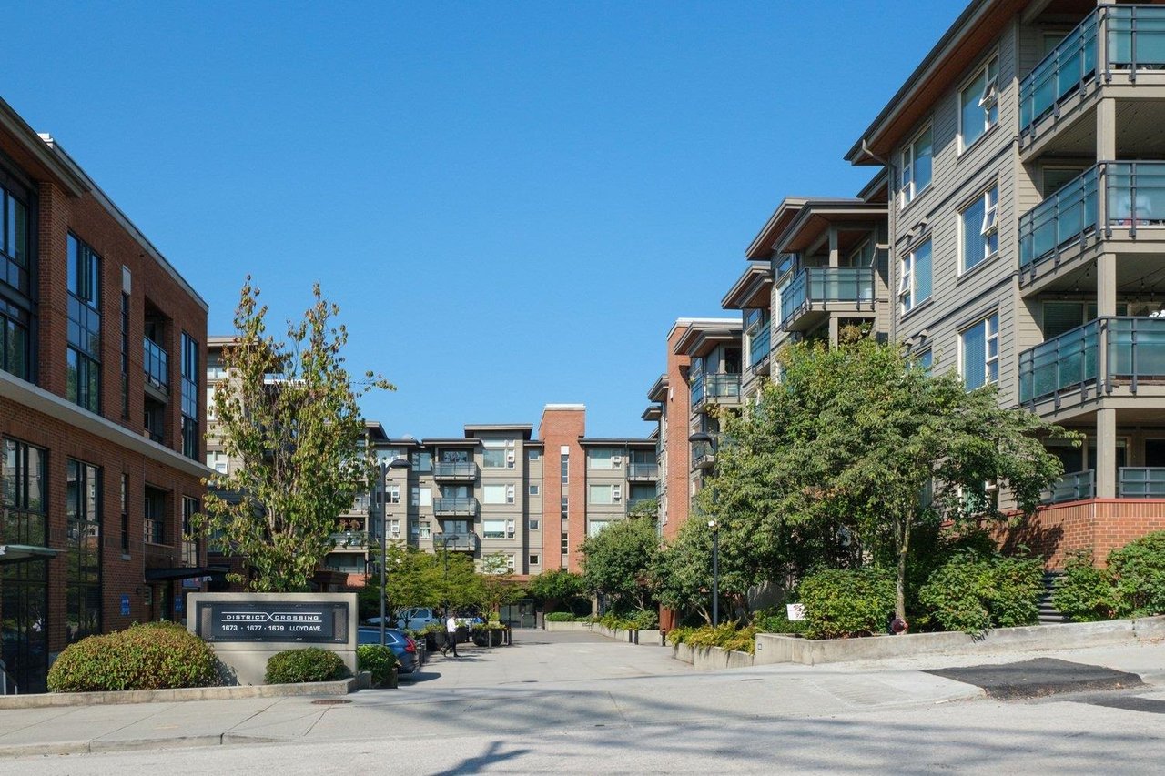 307-1677 Lloyd Ave