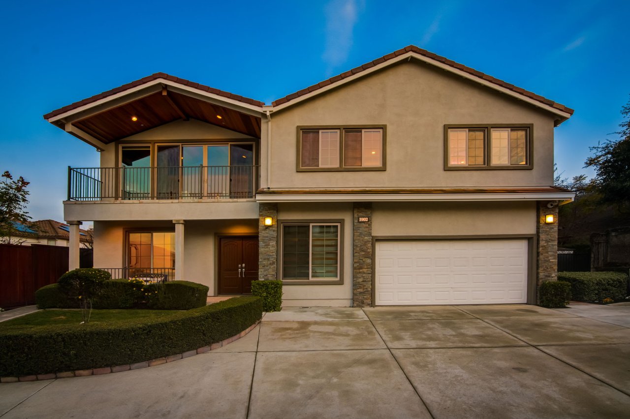 3902 Mars Court