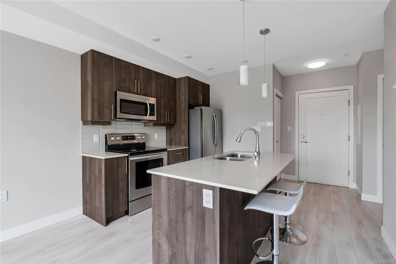 302-1016 Inverness Rd