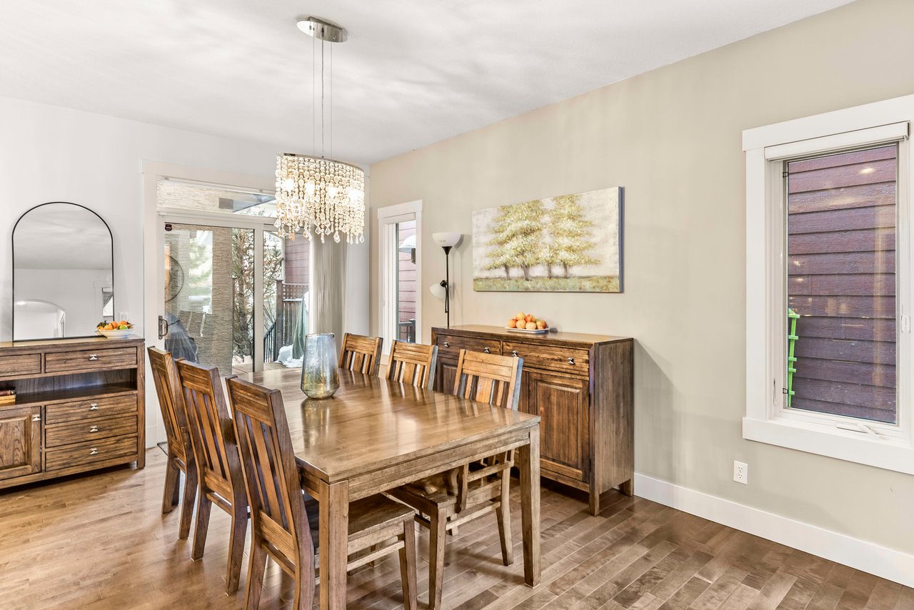 19 Tom Hoppe Mews SW