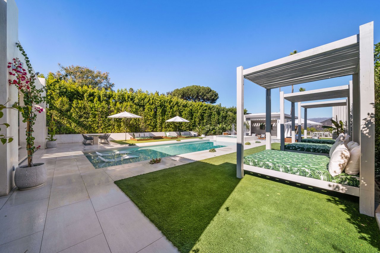 The Apex HH | 7115 Macapa Drive