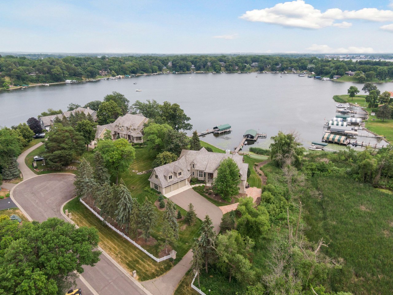 1006 Wildhurst Trl, Orono MN