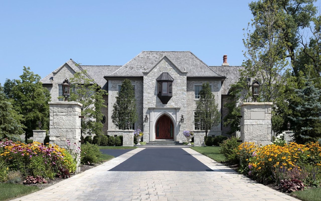 How to Buy a Luxury Home
