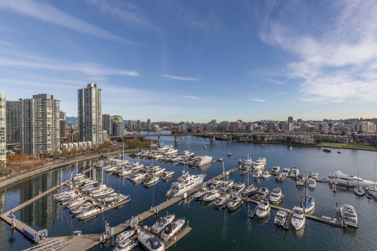 1601-1228 Marinaside Cres