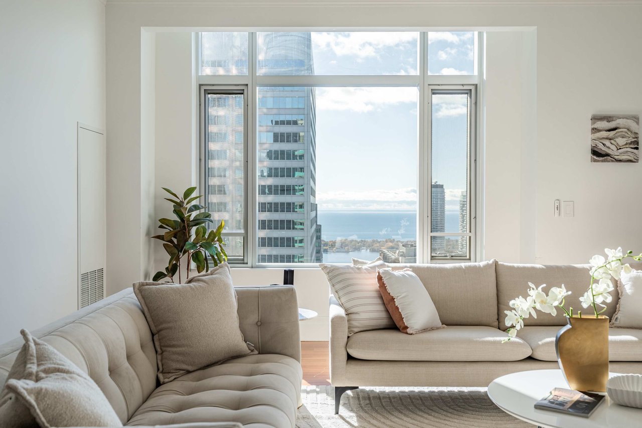 311 Bay St #5104, Toronto
