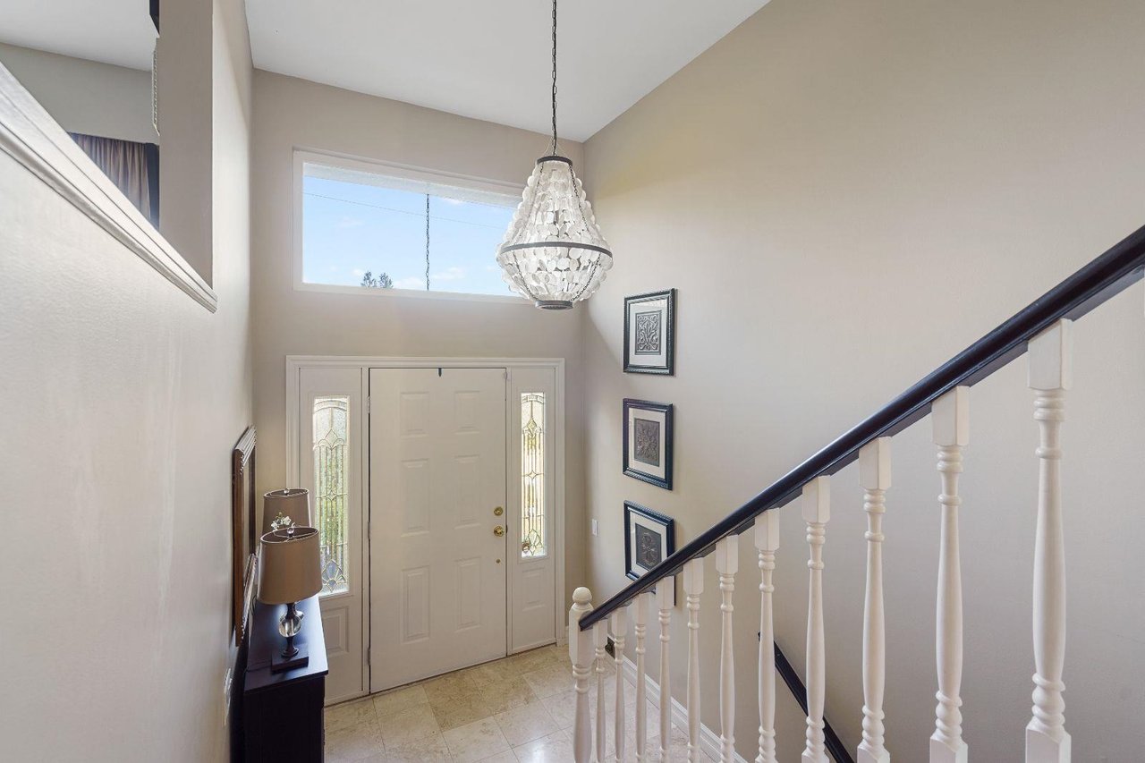 987 Fairway Dr