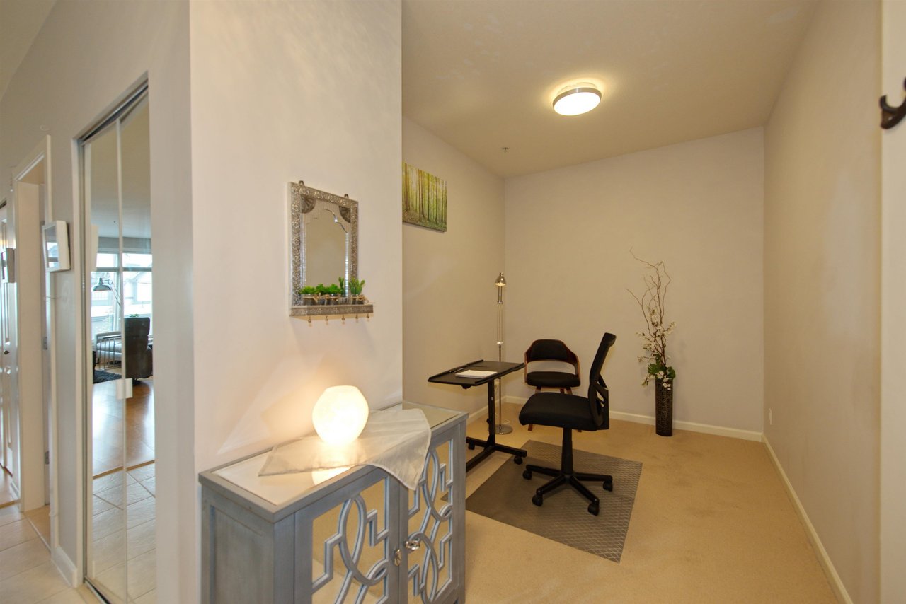 206-15385 101a Avenue, Surrey