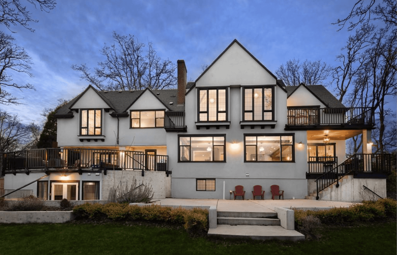 3605 Cadboro Bay Rd 