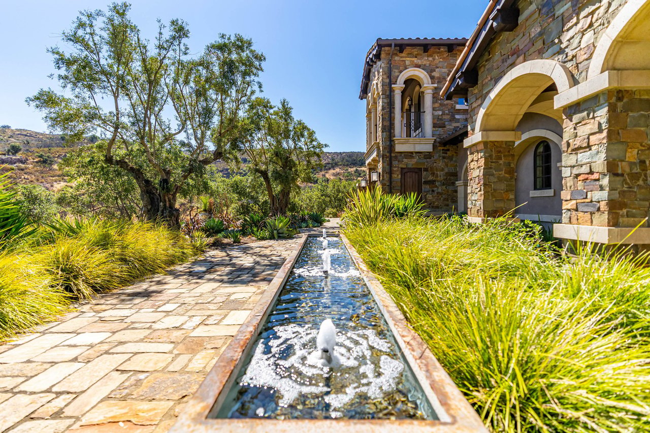 Modern Tuscan Farmhouse