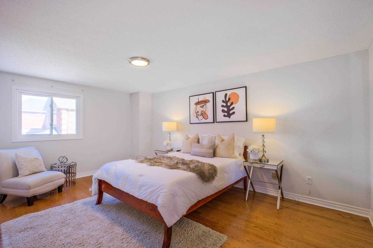 DETACHED CORNER LOT