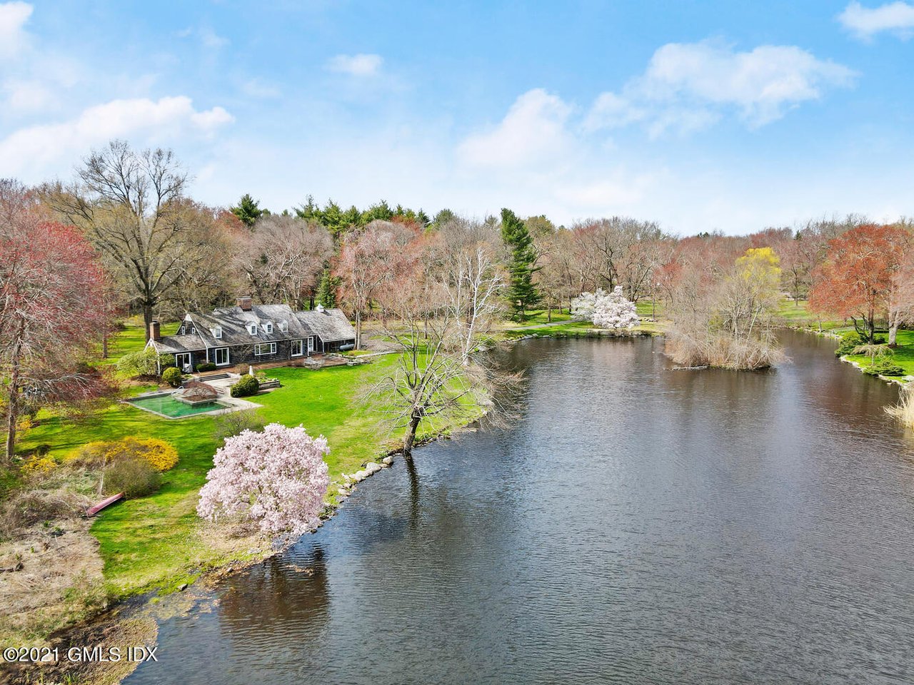 34 Buckfield Ln