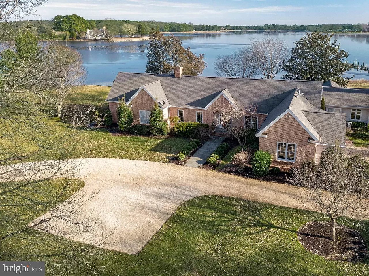 6065 Hedges Ln