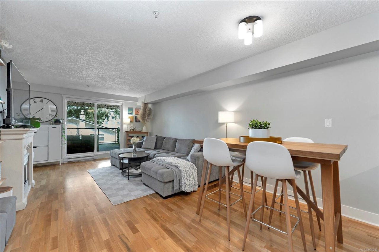 204-2717 Peatt Rd