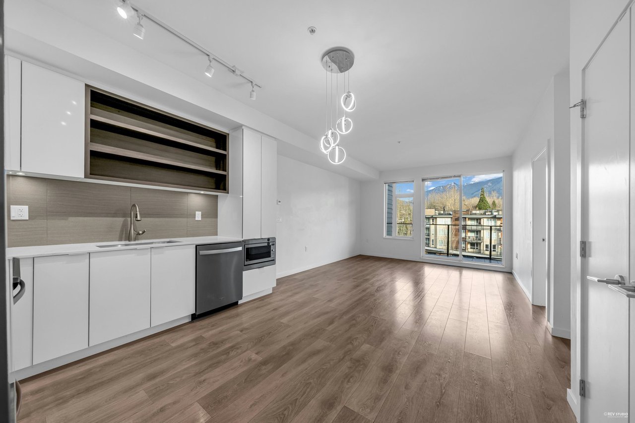 416-725 Marine Dr