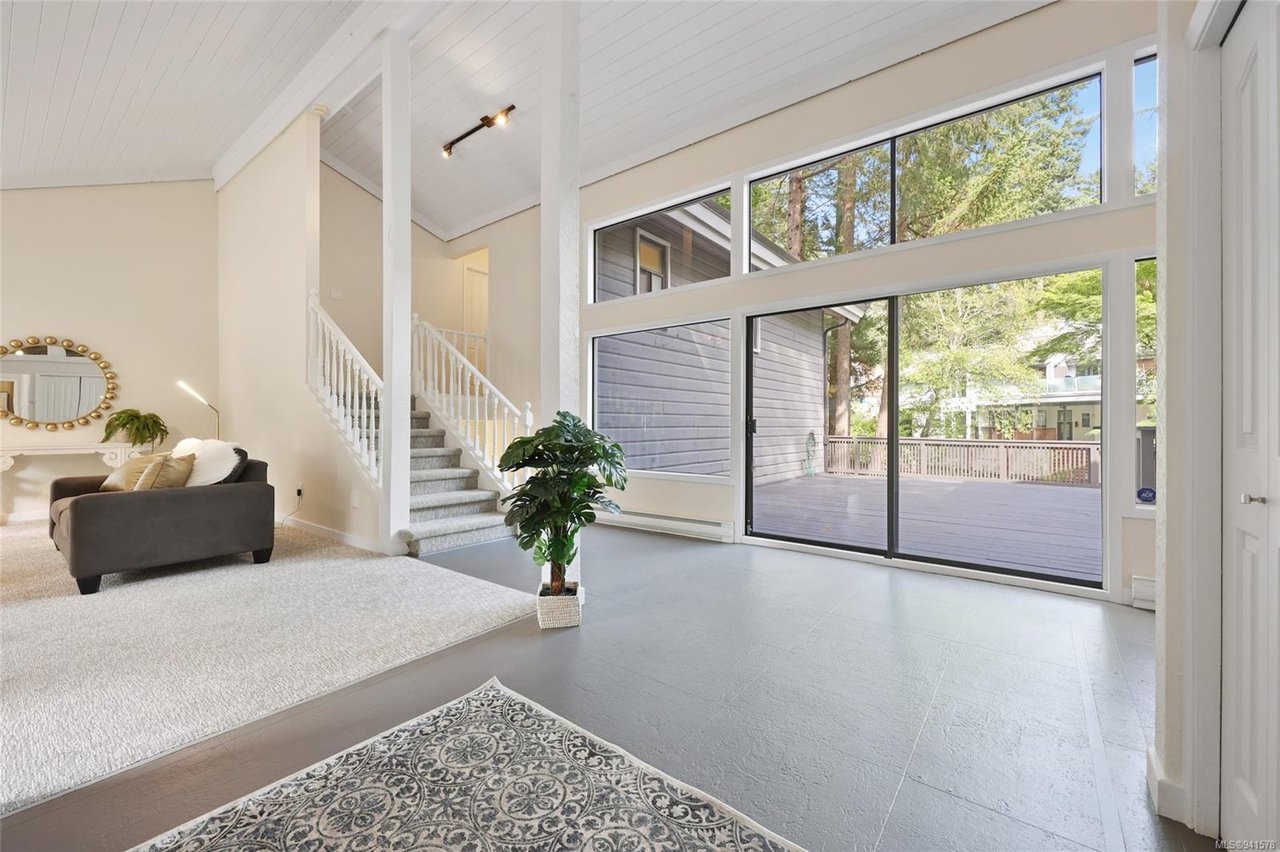 4527 Emily Carr Dr