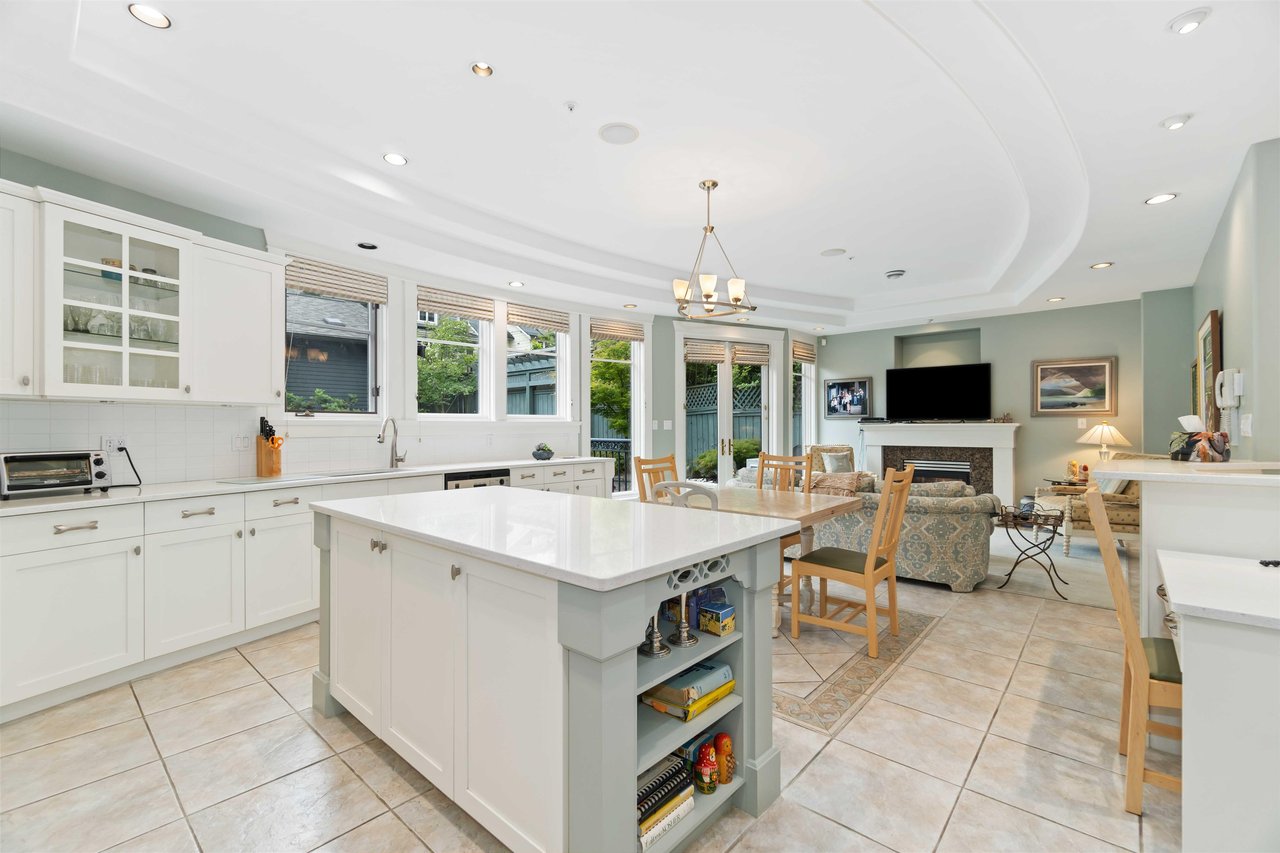 1928 W 36th Ave