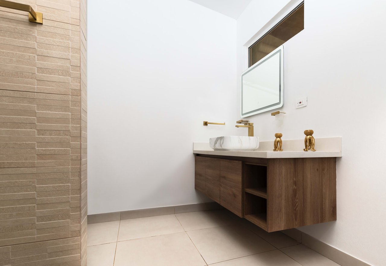 Uvita Paradise Brand New 3 Bedroom, 2.5 Bathroom Modern Home