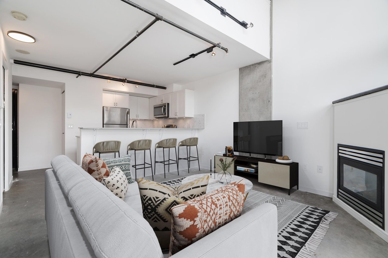 517-428 W 8th Ave