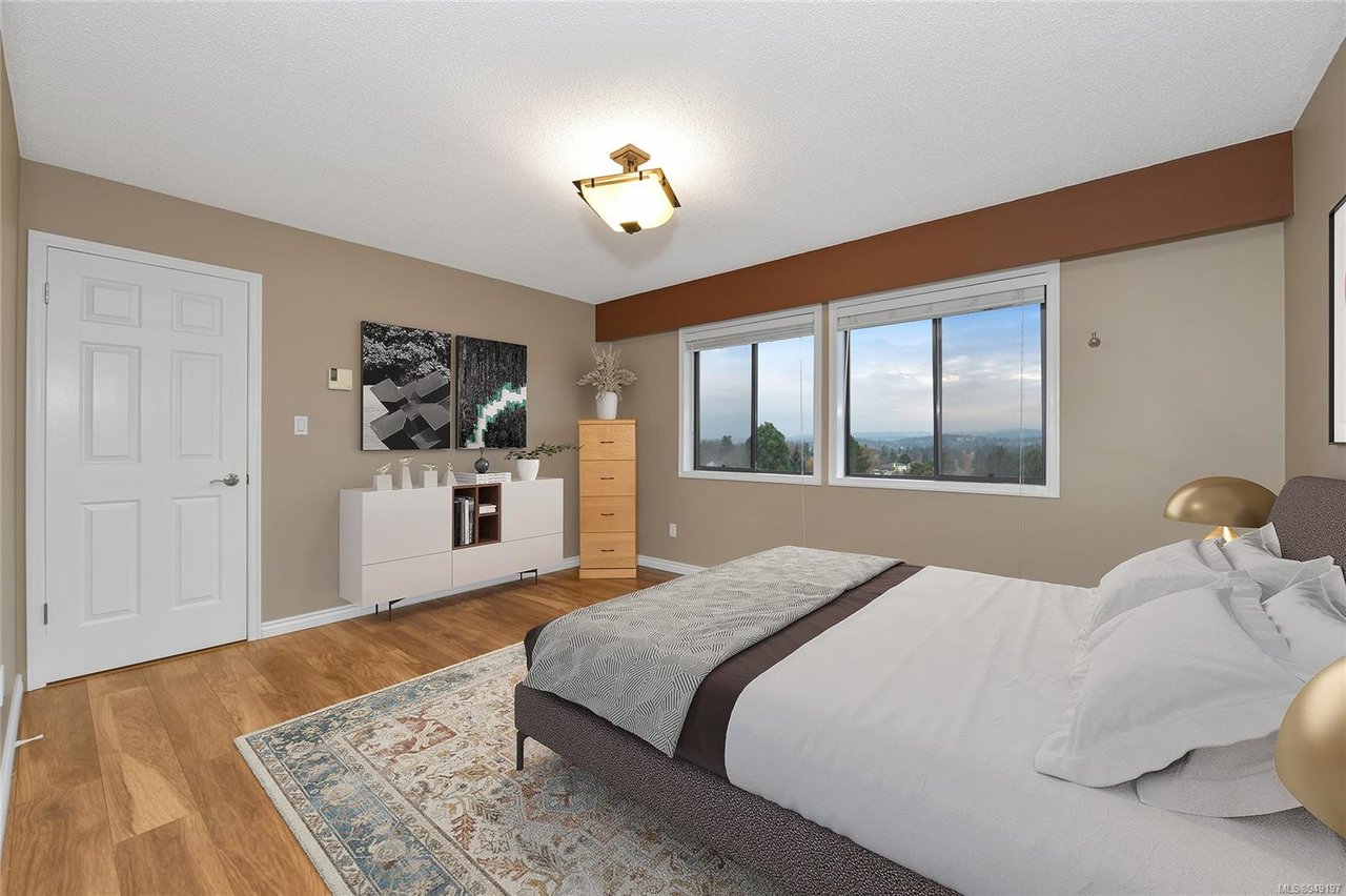 879 Denford Cres
