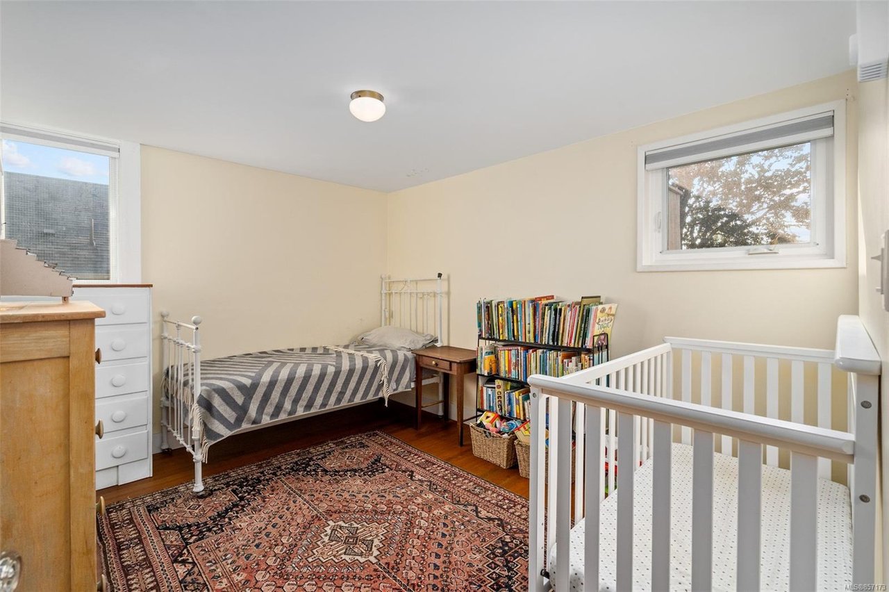 2632 Fernwood Rd
