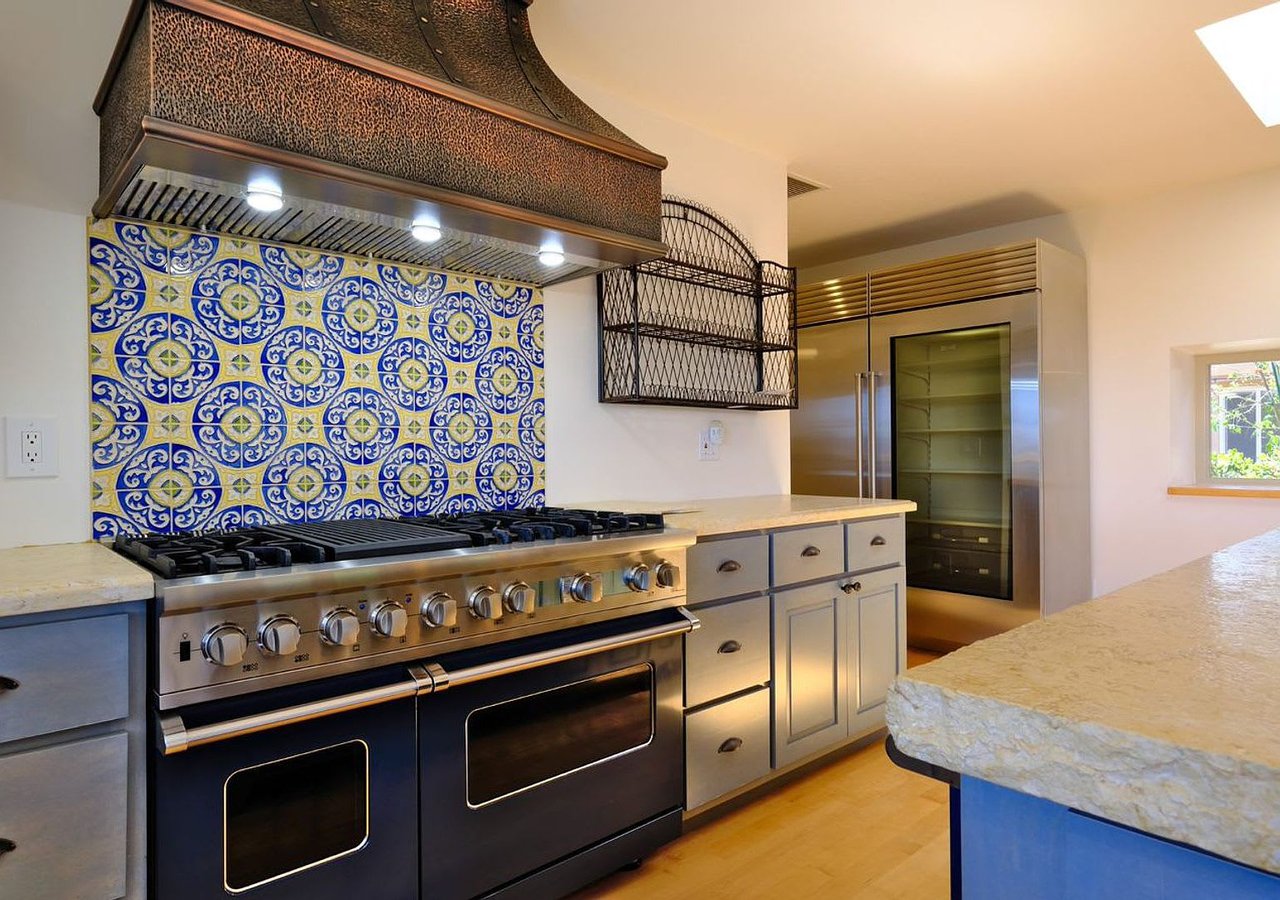 23730 Spectacular Bid Ln