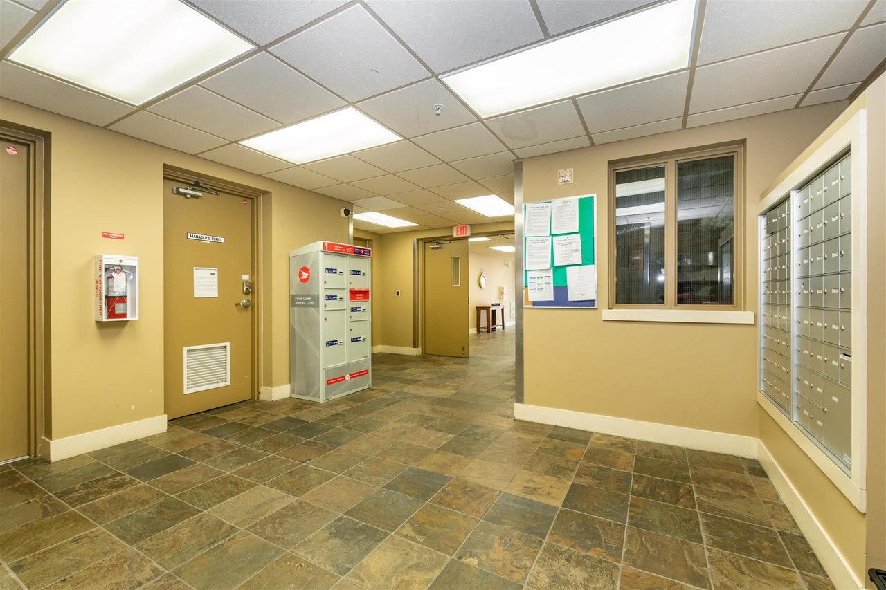 106-45893 Chesterfield Ave