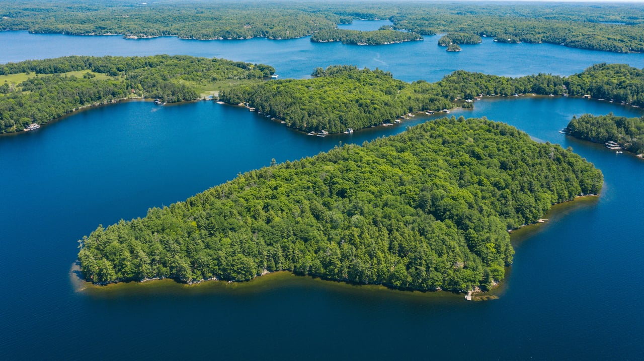 Minett, Lake Rosseau