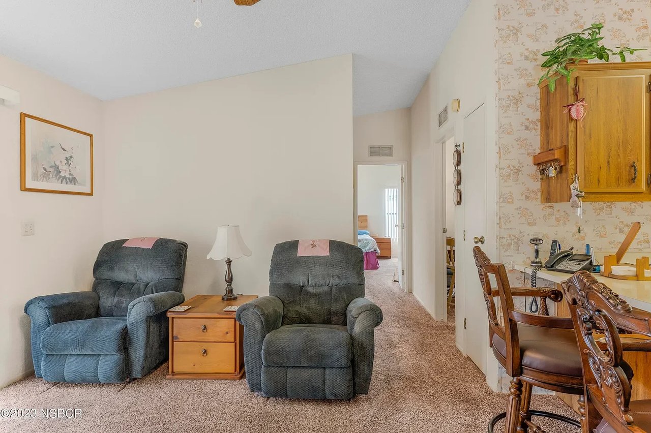 3276 Greenacre Dr