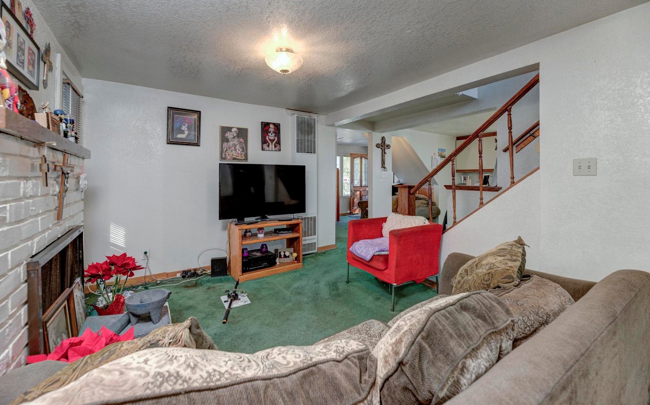 916 W Oliver Street