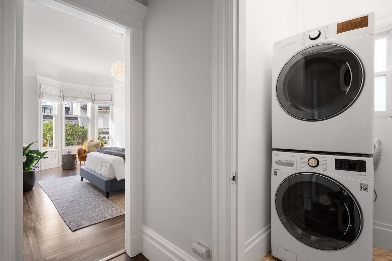 Grand Pacific Heights Home on a Coveted Flat Block between Lafayette & Alta Plaza Parks