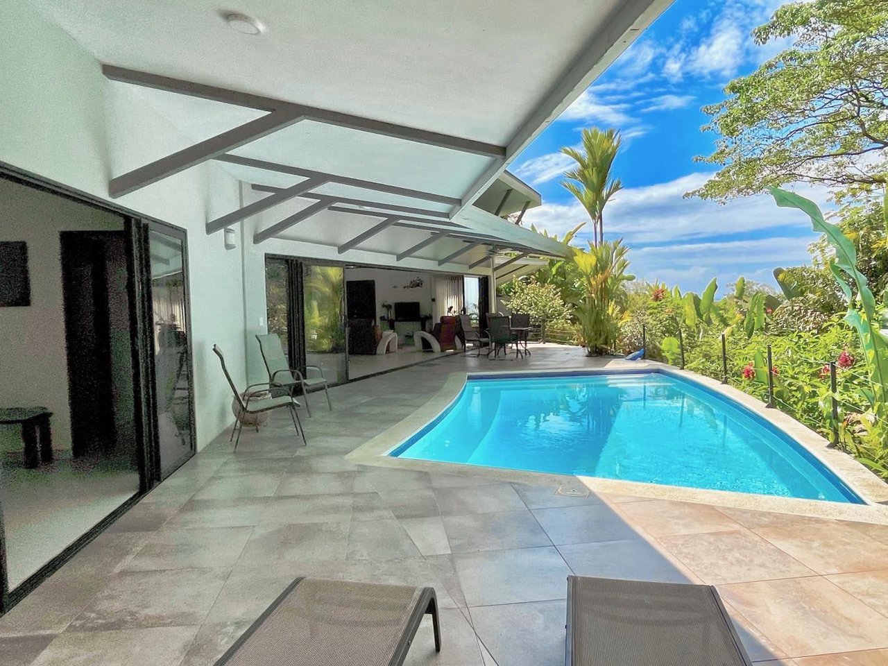 6 Bed Ocean View Estate, 2 Pools, Perfect for Air BnB, Hotel, or Family Compound, 2.24 Acres