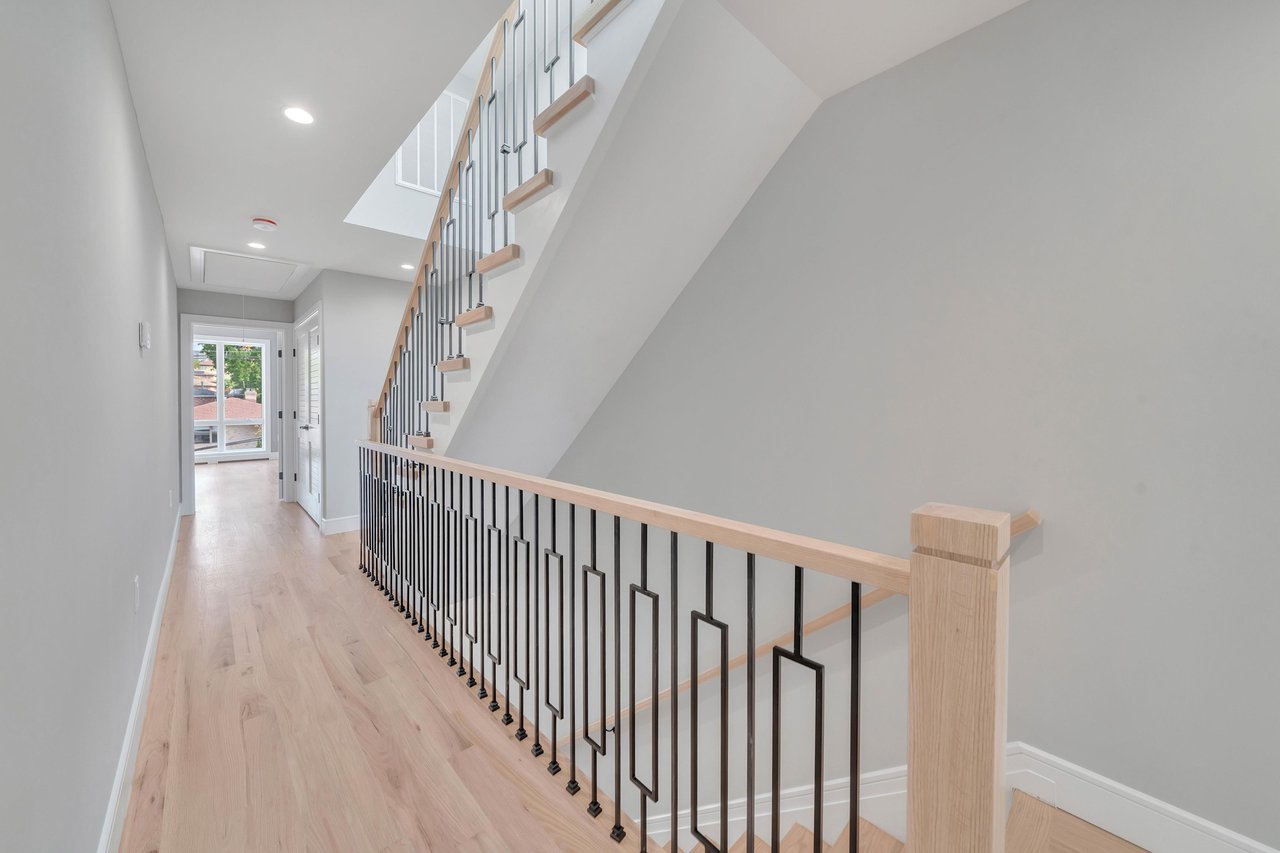 220 E Central Blvd