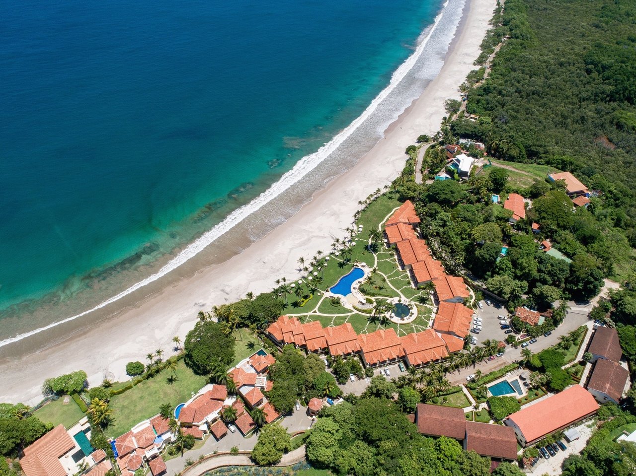Modern Beachfront Corner Condo, Flamingo, Guanacaste