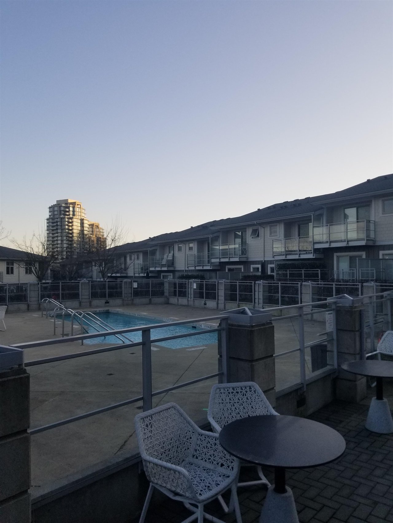 1011-271 Francis Wy