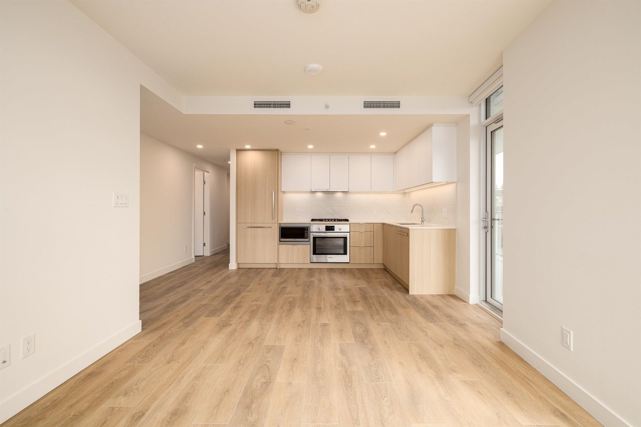 909-308 Alderson Ave