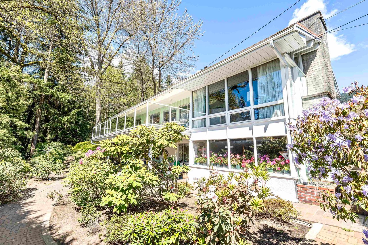 580 Granada Cres