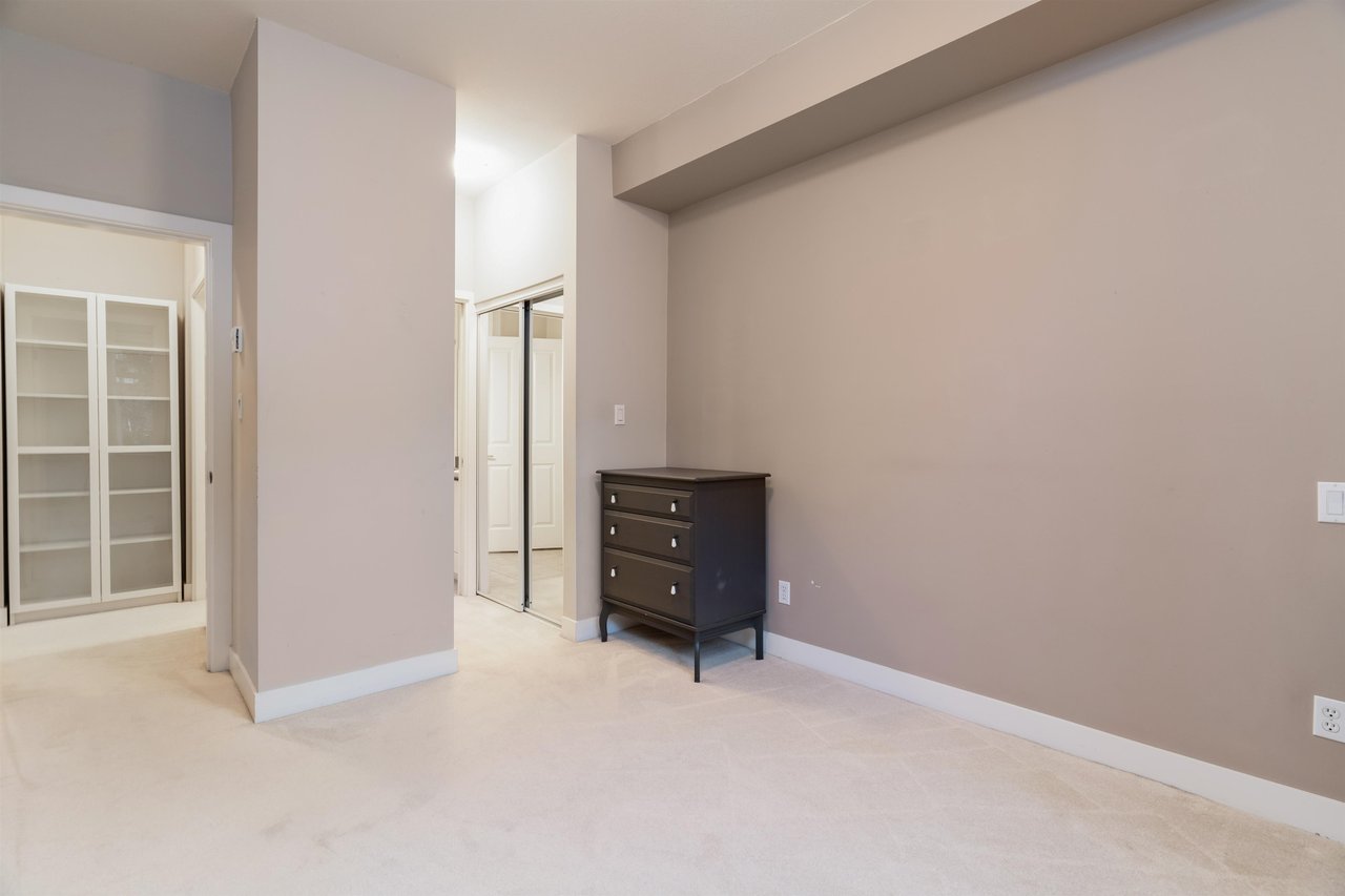 111-2330 Wilson Ave