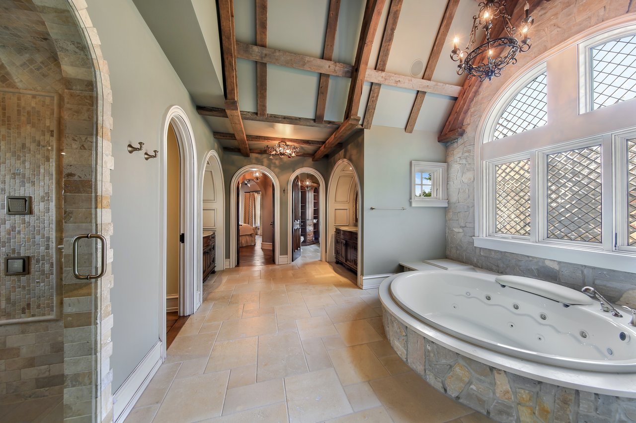 world class home in southeast hinsdale