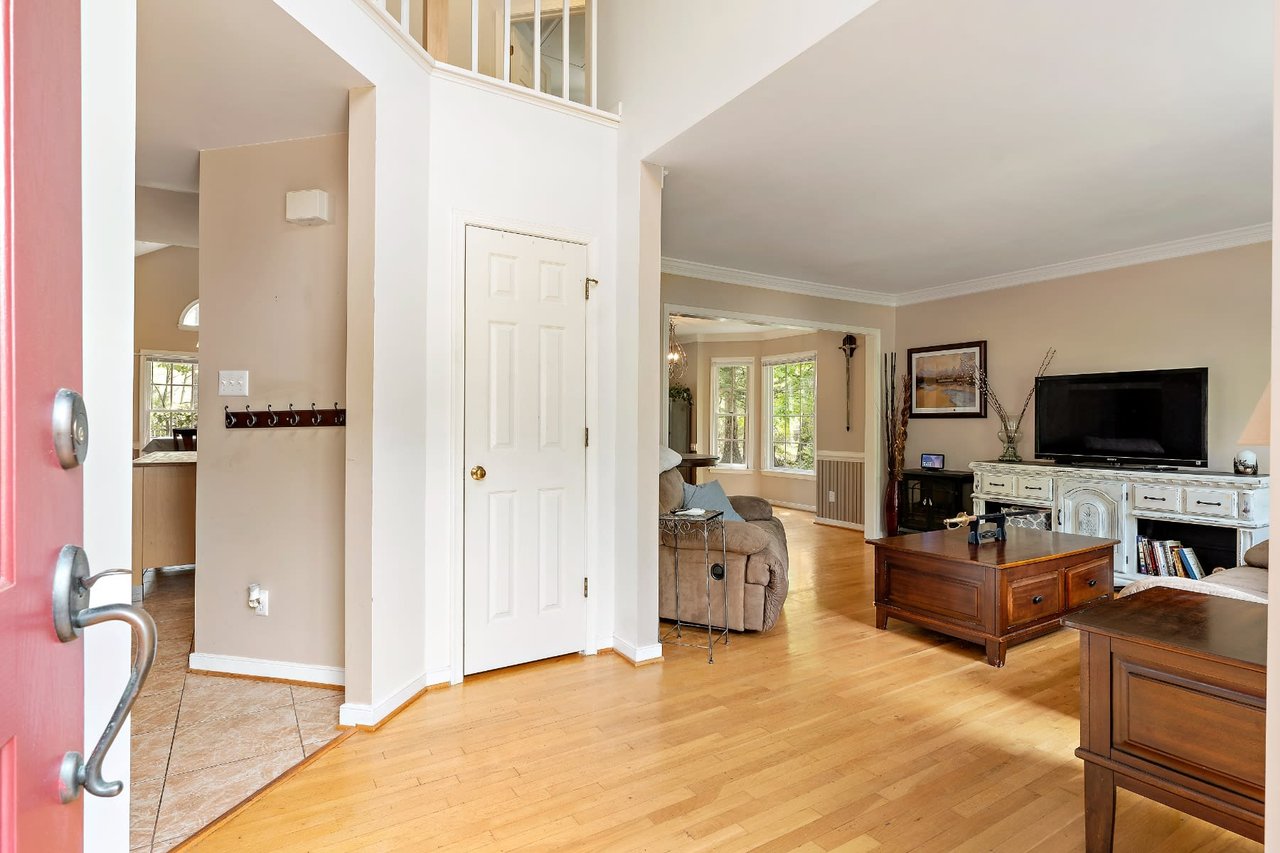 6007 Oak Landing Drive