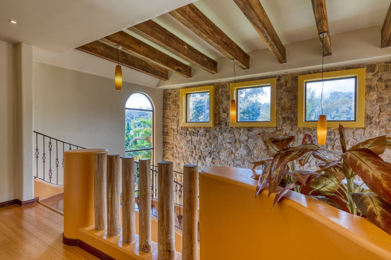 Grand Mountain View Estate, Perez Zeledon, San Jose
